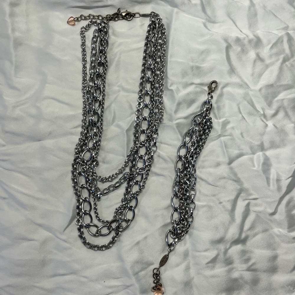 Sabika Subtle Multi-Row Necklace and Bracelet Set
